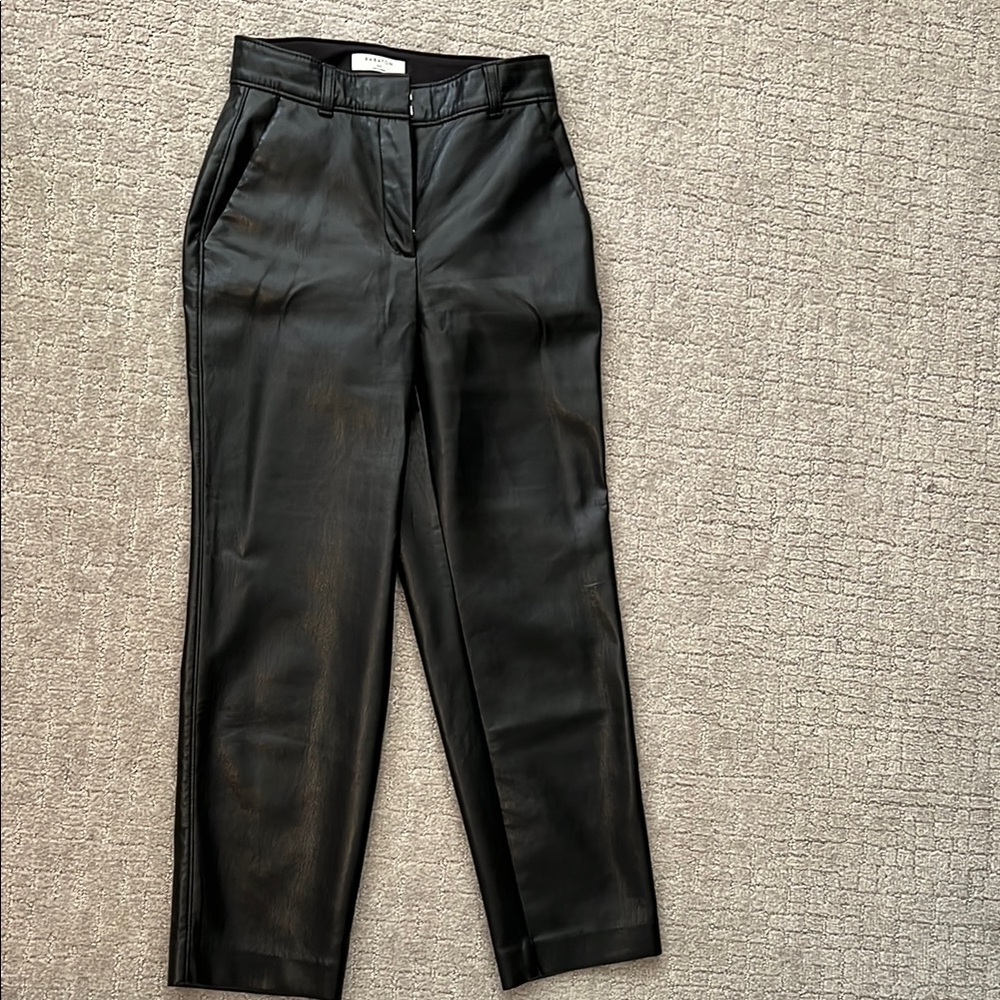 Aritzia Babaton Black Cropped Ankle Pants